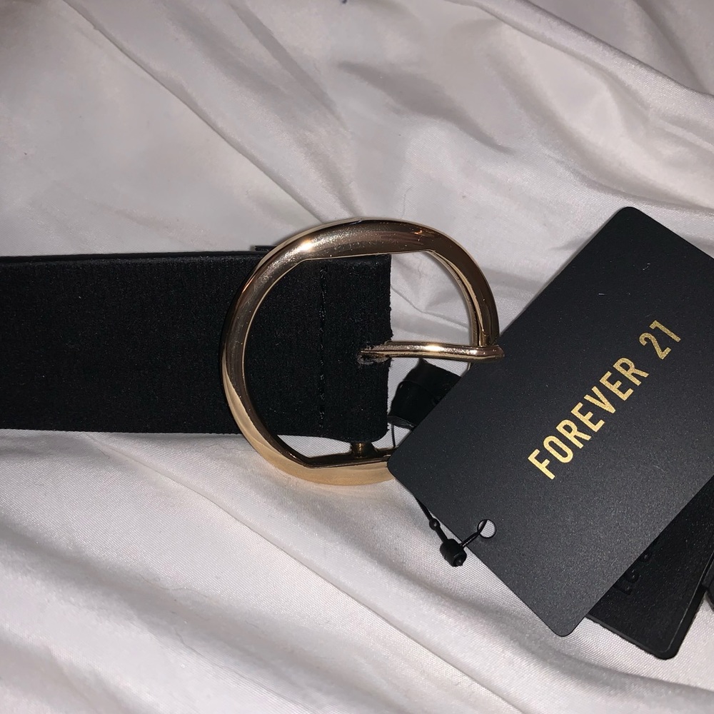BRAND NEW Forever 21 black belt!